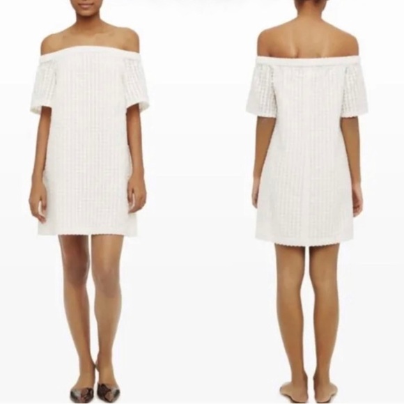 Club Monaco Dresses & Skirts - Club Monaco Nearta Off The Shoulder Lace Dress Size 6